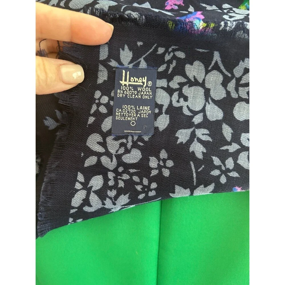 Honey Vintage 100% Wool Dark Blue Floral Print Fringed Edge Scarf Wrap